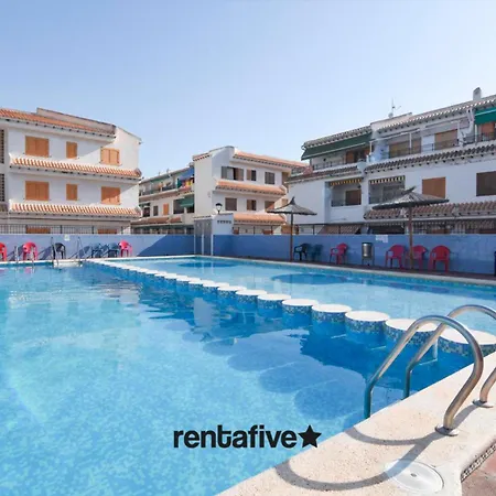 Rentafive Piscina Parking Pista De Tenis *
